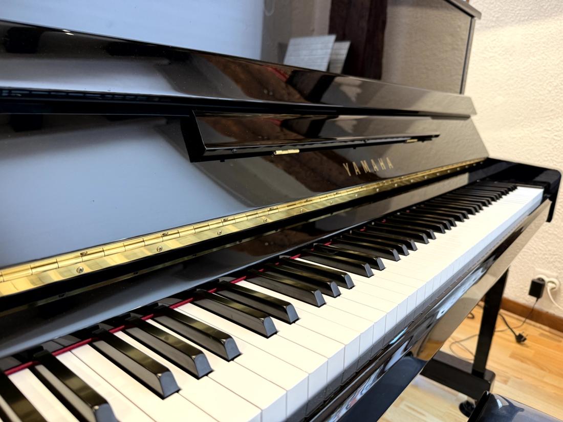 YAMAHA B3 Silent
